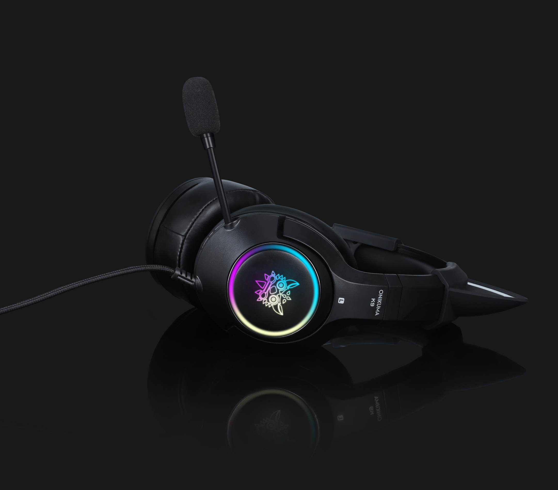 https://onikumagaming.com/cdn/shop/products/ONIKUMA-K9-with-Cat-Ears-Elite-stereo-gaming-headset-for-PS4-Xbox-PC-and-Switch-4.png?v=1646617647